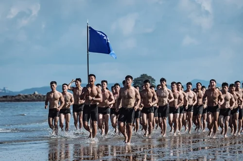 Army's special warfare command conducts maritime infiltration drills