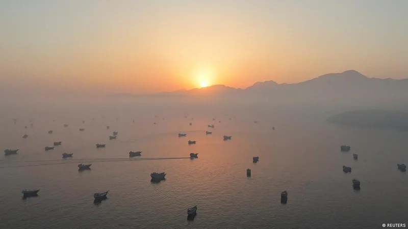 As US-Iran war rages, who's risking the Strait of Hormuz?