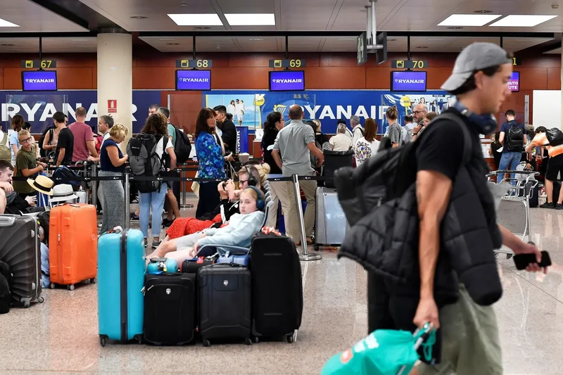 Strikes at Barcelona and Mallorca airports threaten August travel in Spain