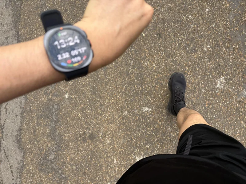 [Reporter's notebook] Why you need smartwatch to build running habit