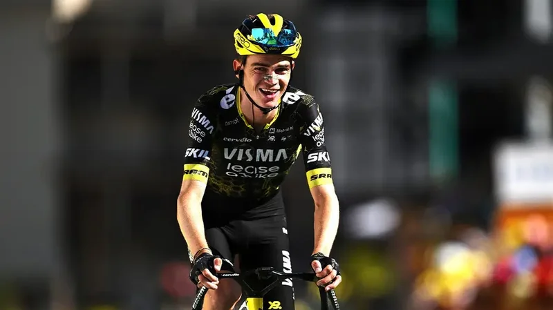 American cyclist Sepp Kuss narrowly avoids a horrific crash over cliff during Tour de France