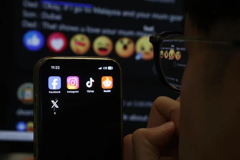 Social media ‘likes’, infinite scrolling, direct messaging linked to poorer youth mental health