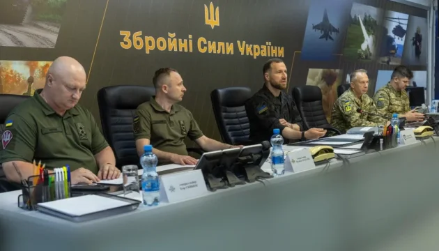 Khmara introduces Drapatyi and Skybiuk to General Staff leadership
