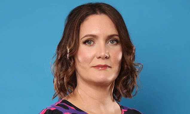 When Suzie hit her 40s, she put her thinning hair, irritability, wired brain and palpitations down to the perimenopause. Then she started to mysteriously lose weight...