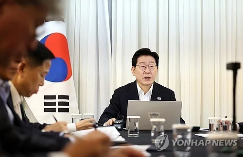 Lee orders retention of oil price caps until price uncertainty completely recedes