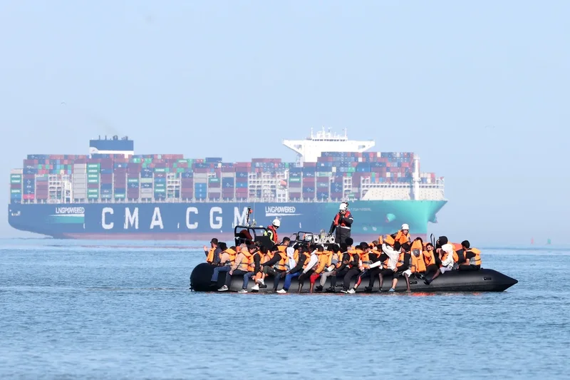 Three people die attempting to cross English channel on migrant ‘taxi-boat’