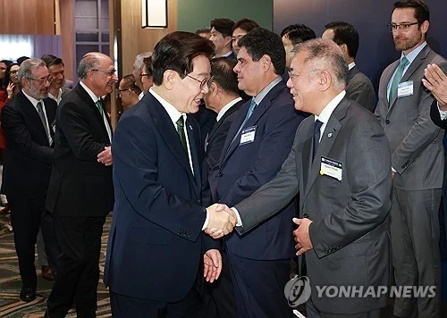 (LEAD) Lee cites aircraft, critical minerals as areas with high potential for cooperation with Brazil