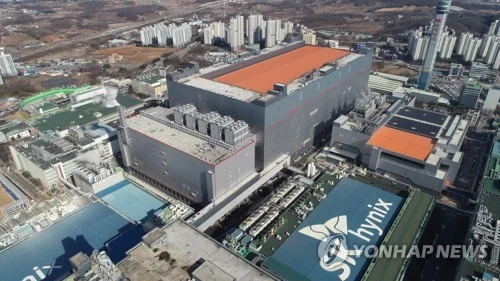 Chipmaking accounts for over 10 pct of S. Korea's manufacturing output in 2024: BOK