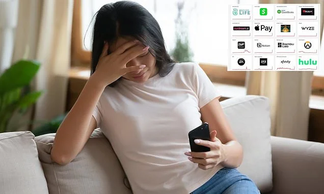 'Half the internet' goes down in mysterious outage disrupting major websites
