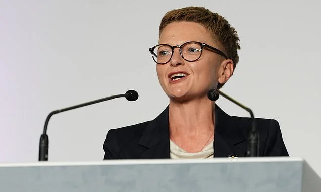 Labour beats Reform to win Greater Manchester mayoral contest as council leader replaces Andy Burnham
