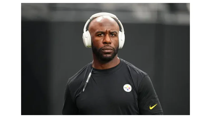 Minnesota Vikings suspend defensive backs coach Gerald Alexander after DWI guilty plea