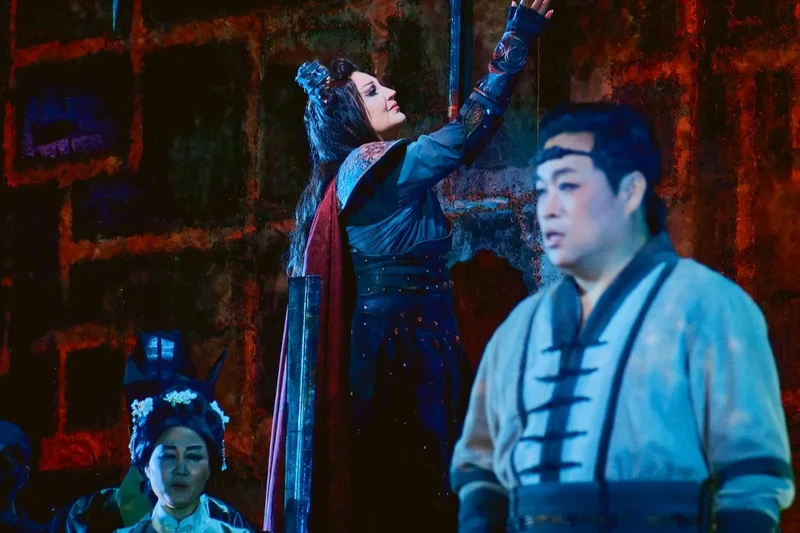 Baritone-turned-tenor Baek Seok-jong shapes new 'Turandot'