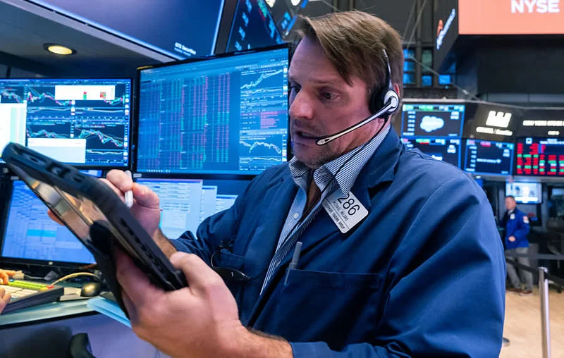 As the S&P 500 sells off, traders eye key 'risk pivot' level