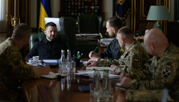 Zelensky discusses ballistic missile countermeasures and planned frontline changes with military commanders