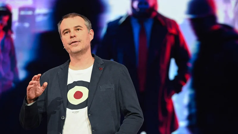 Former Assassin's Creed, Watch Dogs Director Likens Large-Scale Game Development to Working With 'Flaming Barrels Falling Down From a Construction Site,' Months After Parting Ways With Ubisoft