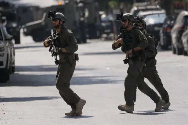 Four Palestinians and two Israeli soldiers killed after clashes in occupied West Bank