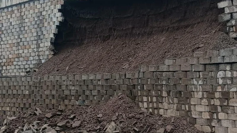 NHAI suspends three officials for wall collapse on Pune-Bengaluru National Highway near Nippani