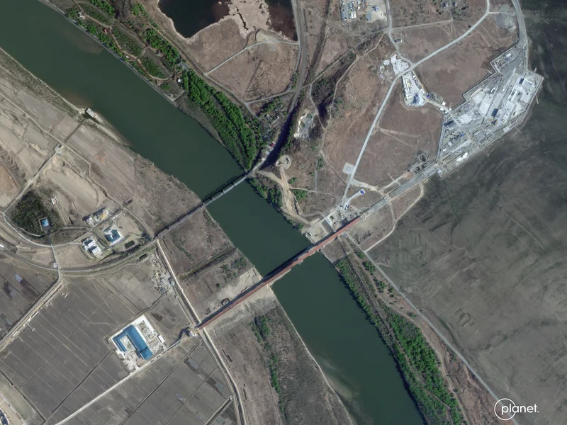 Russia and North Korea tighten their alliance (further) by road