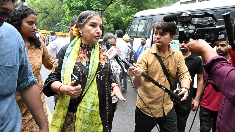 Hindi film stars lend quiet support to protesters