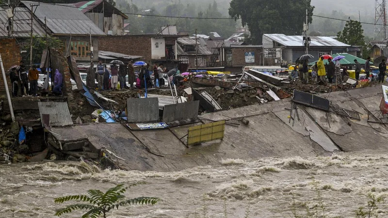 News in Frames: Upheaval in undulating valley
