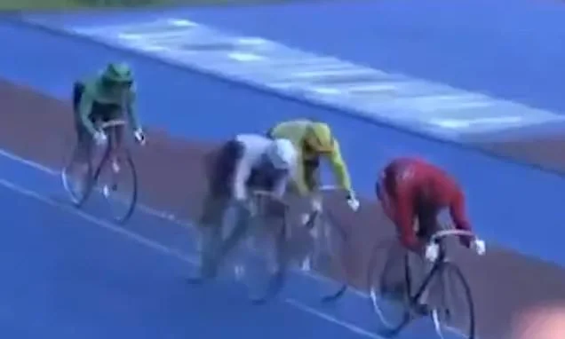Shocking moment Team England cyclist Matt Richardson is brutally wiped out by rival - with crash ending star's Commonwealth Games dream