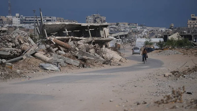 Hamas says it will disarm if Israel halts strikes and withdraws from Gaza