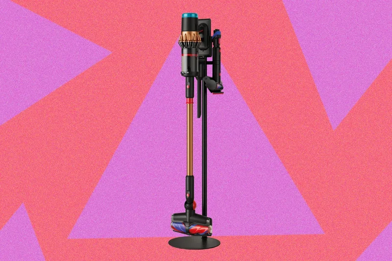 Dyson V16 Piston Animal Submarine Review: Powerful but Pricey