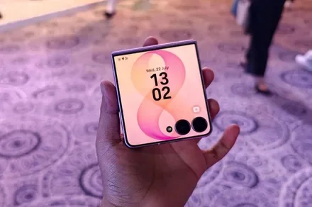 Samsung Galaxy Z Flip 8 is only a slightly better clamchell foldable than the last one