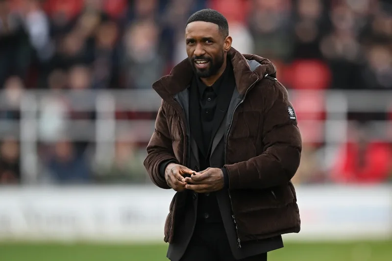 Jermain Defoe leaves Woking two weeks before start of season after ‘eye-opening’ experience