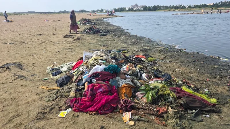 Tiruchi Corporation undertakes mass cleanup at Amma Mandapam