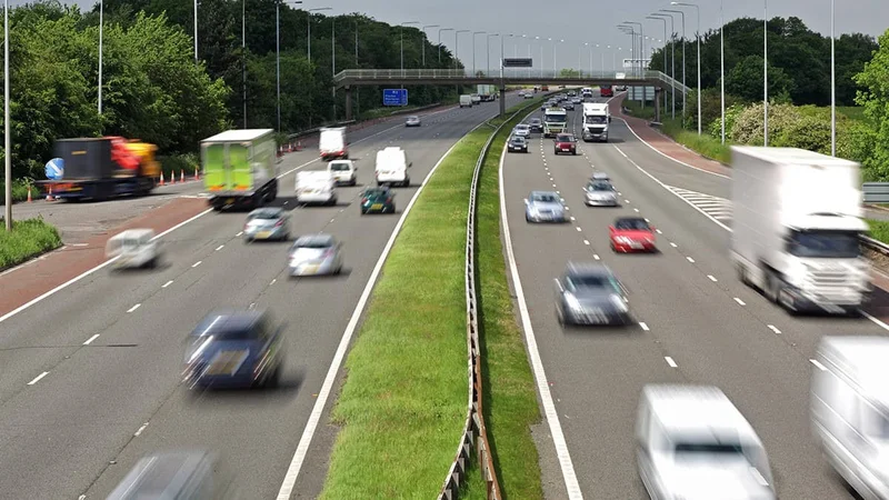 ‘Photonic multi-lane highway’ enjoys insulator-free topological protection