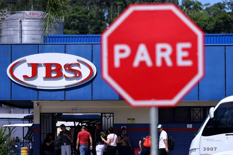 Popular Second Quarter Profit Jumps 32%, US$1bn Buyback