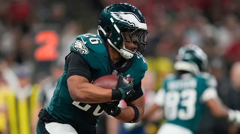 NFL star Saquon Barkley is all for MLB players fighting against salary cap: 'It should happen'