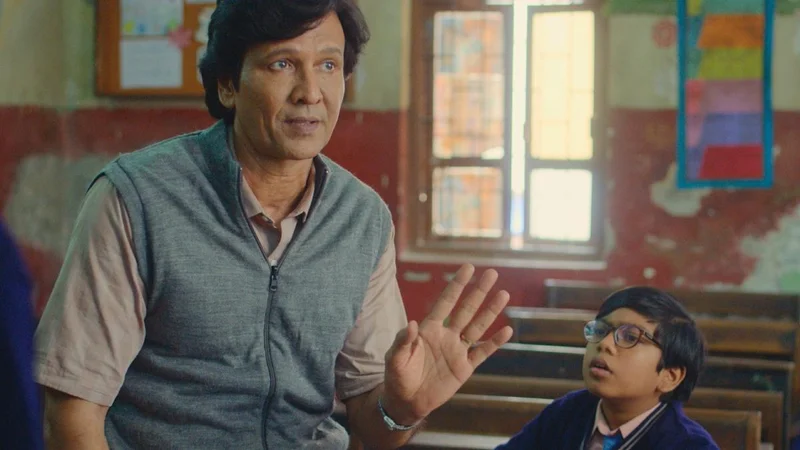 ‘Adarsh Baal Vidyalaya’ series review: Kay Kay Menon struggles to score in this facile school of mess