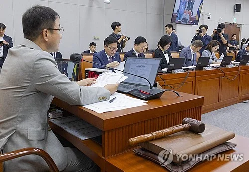 Parliamentary committee approves measure to speed up review of fast-track bills