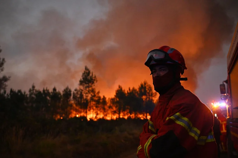 France orders 4,000 more people evacuated from wildfire areas
