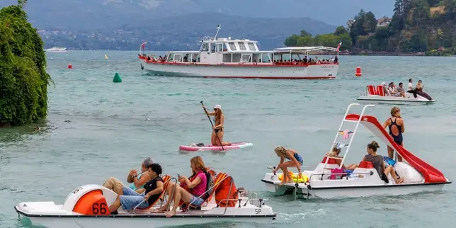 Overrun with tourists, Annecy attempts to steer them away from its overcrowded lake and old town