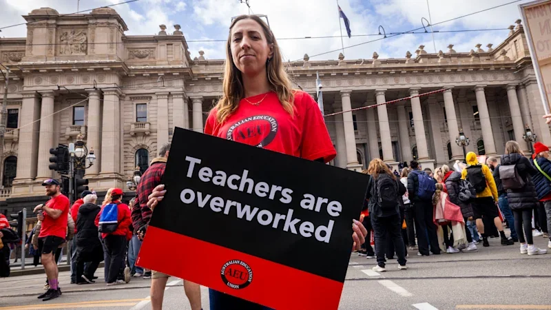 Principals reject plan to cut teacher hours in revised pay deal