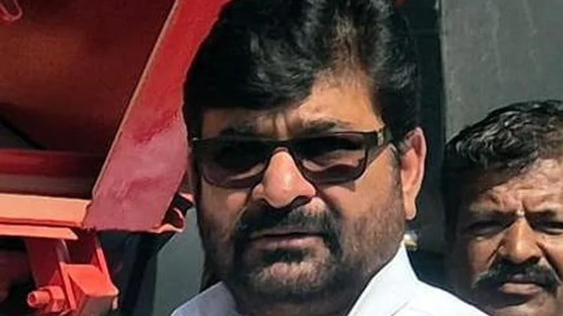 Karnataka High Court stays conviction of former minister Vinay Kulkarni in murder case, orders release on bail