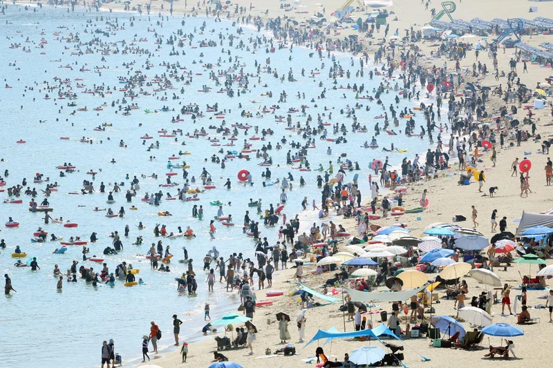 Highest-level heat warnings issued for southeastern Korea
