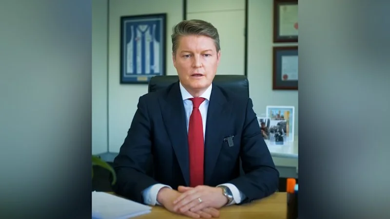 New Victorian Premier Ben Carroll addresses voters