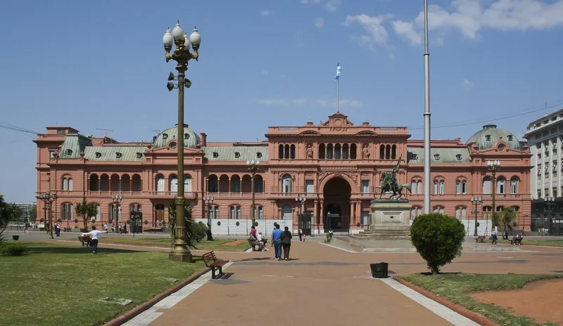 Argentina Pauses Dollar Buying After US$13 Billion Run