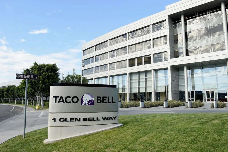 How Taco Bell leadership scrambled to stop the ‘diarrhea lettuce’ outbreak and save the brand