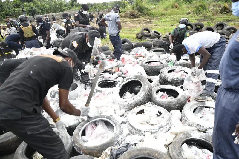 Authorities burn cocaine worth $336 million in country’s largest drug bust