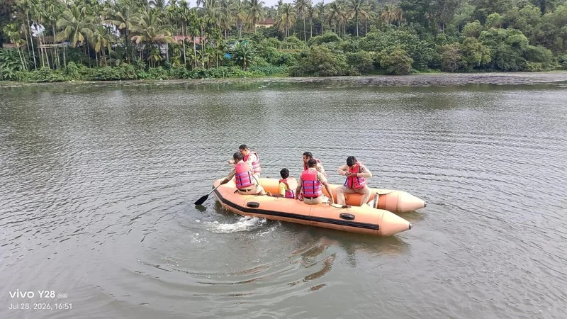 Person drowns while fishing in a tank at Hosanagara taluk