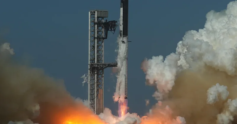 Super Heavy-Starship blasts off on 13th test flight