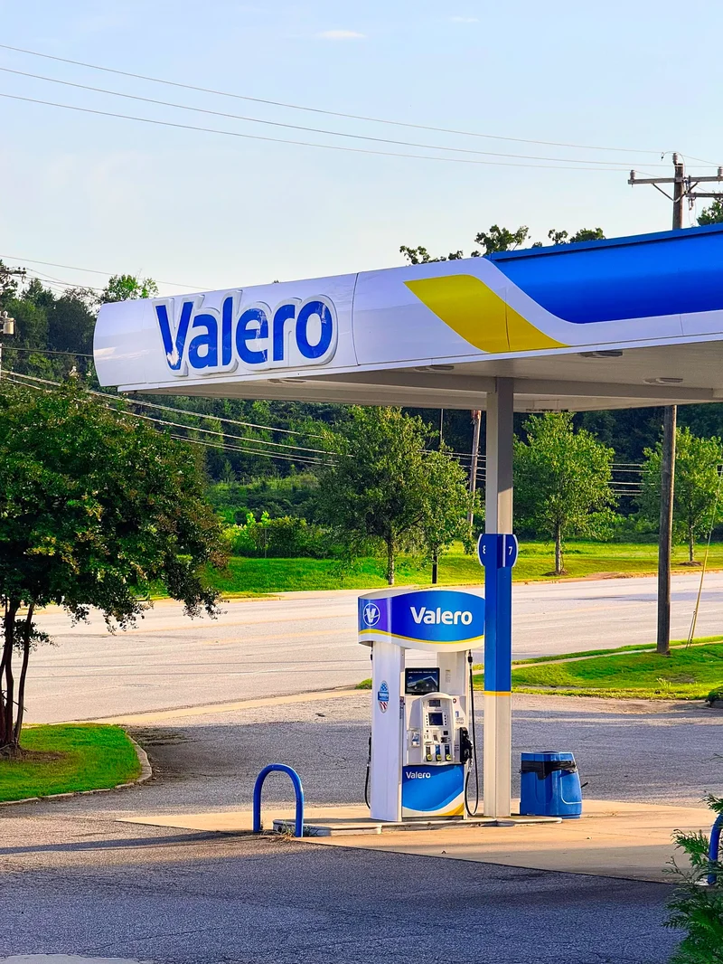 Brazil Extends Its Gasoline Subsidy as Oil Tops US$100