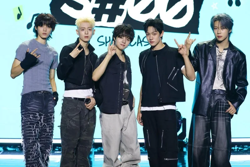 Boy band The Wind chases 2nd act with 'Second Wind : S#00'