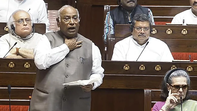 Home Minister responsible for police brutality on students, ‘Jan Shakti’ will drag him out: Kharge