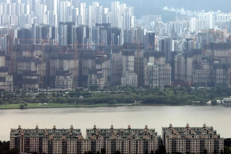 Young Koreans' homeownership falls to record low, widening generational gap